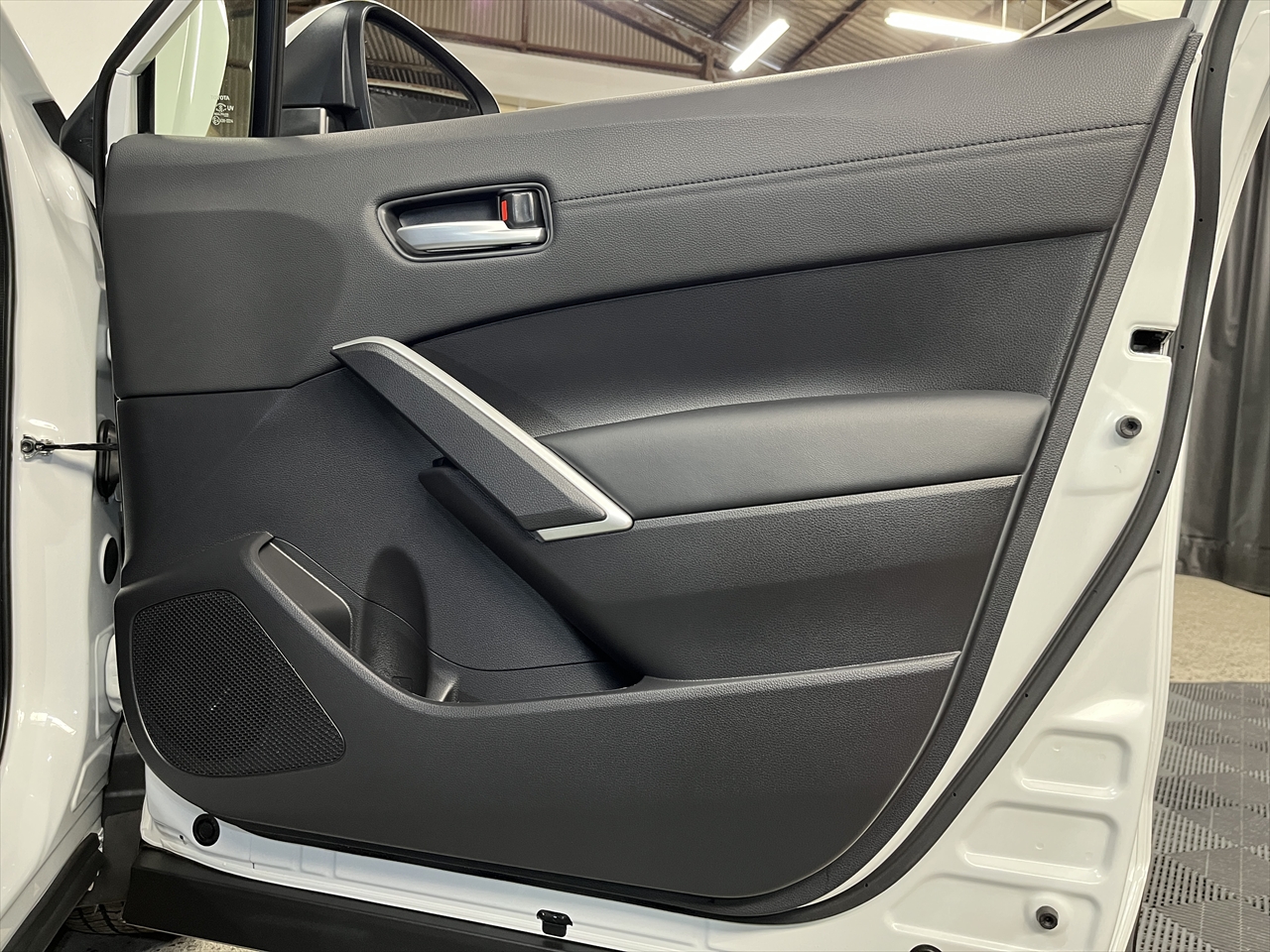 車内クリーニング (嘔吐)