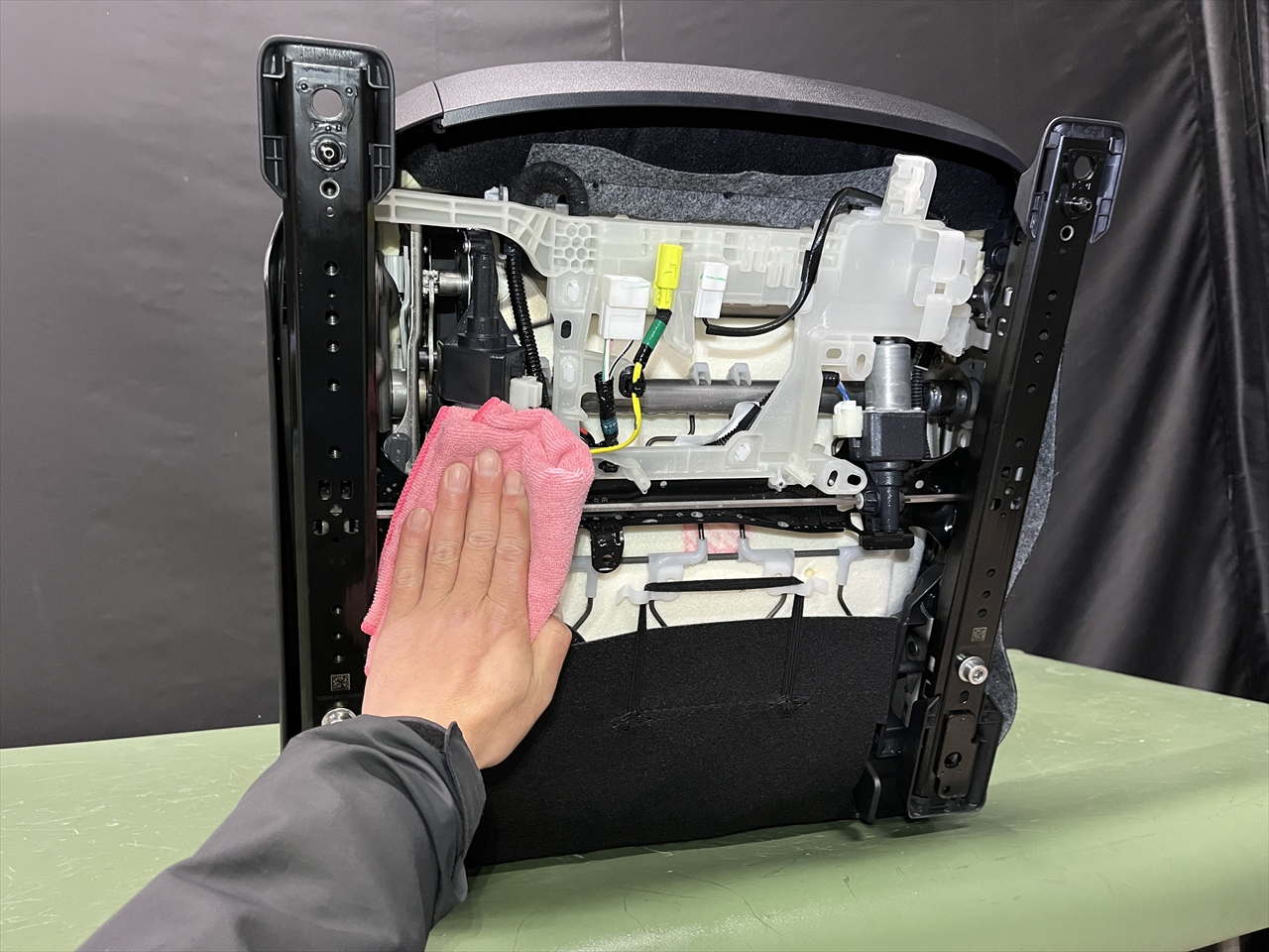 車内クリーニング (嘔吐)