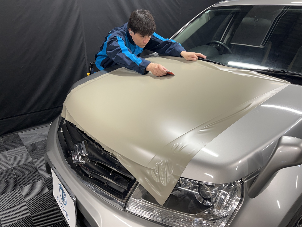 カーラッピングフィルム(ボンネット)