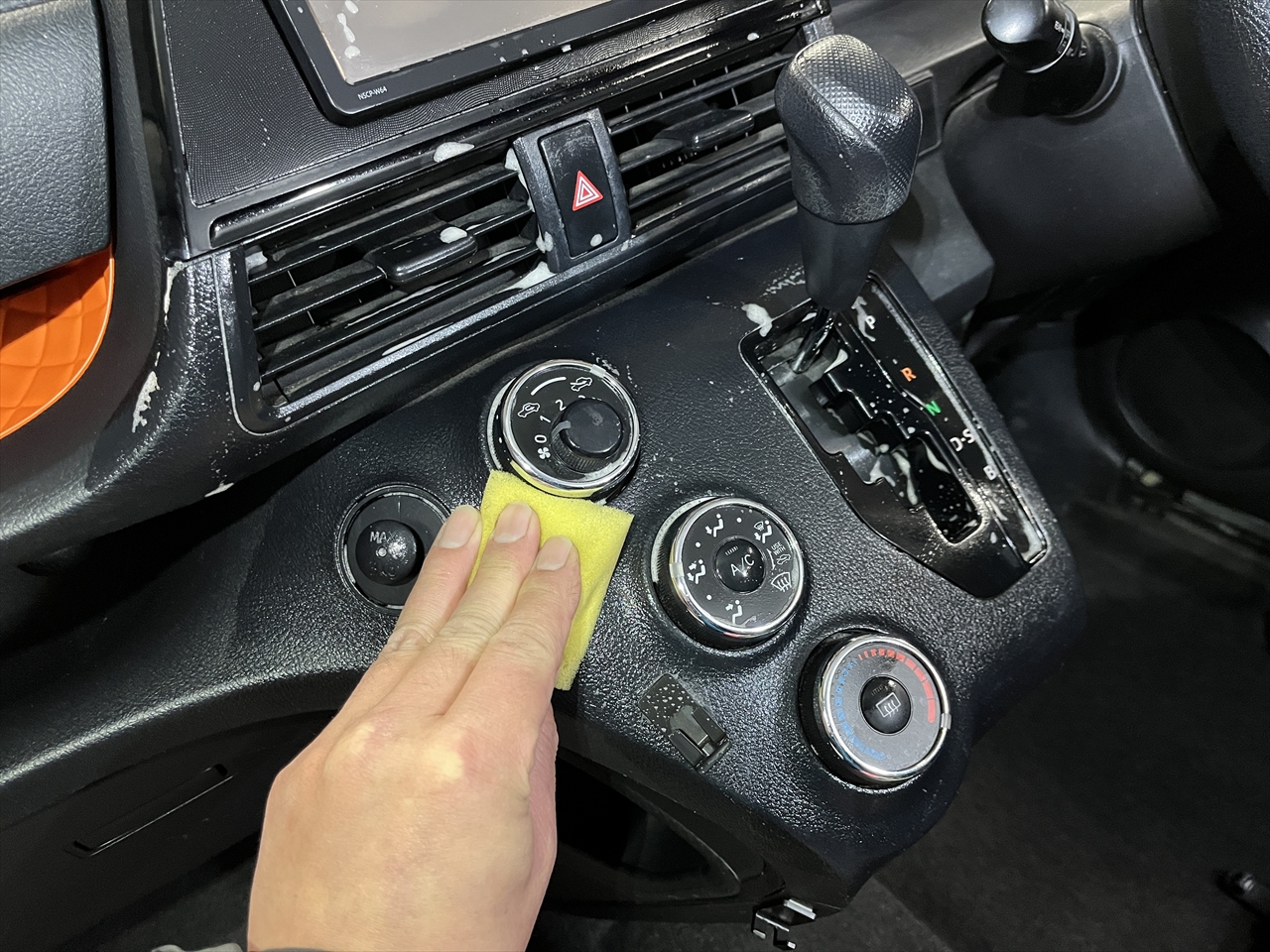 車内クリーニング(嘔吐)