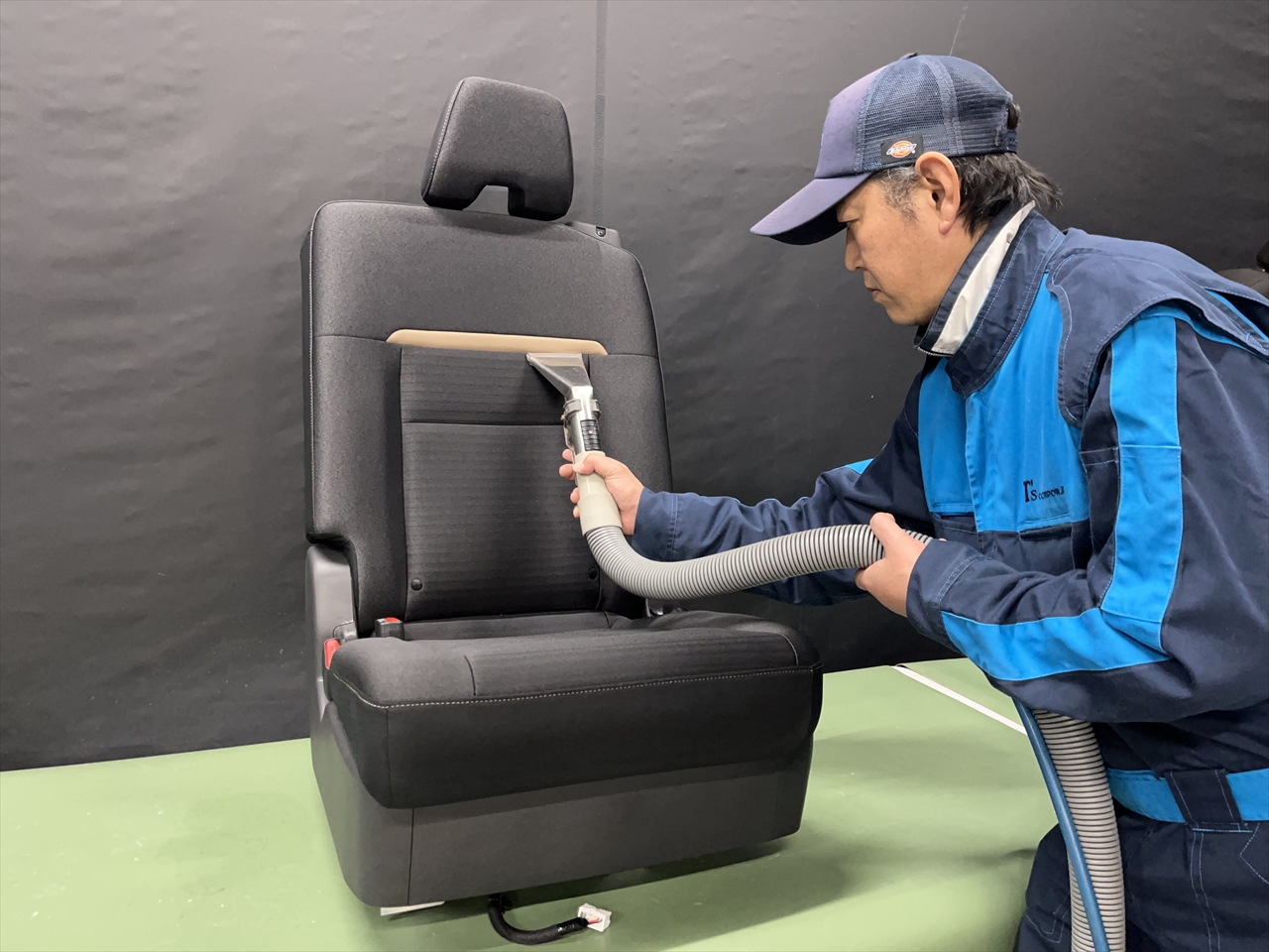 車内クリーニング (お漏らし シート1脚)