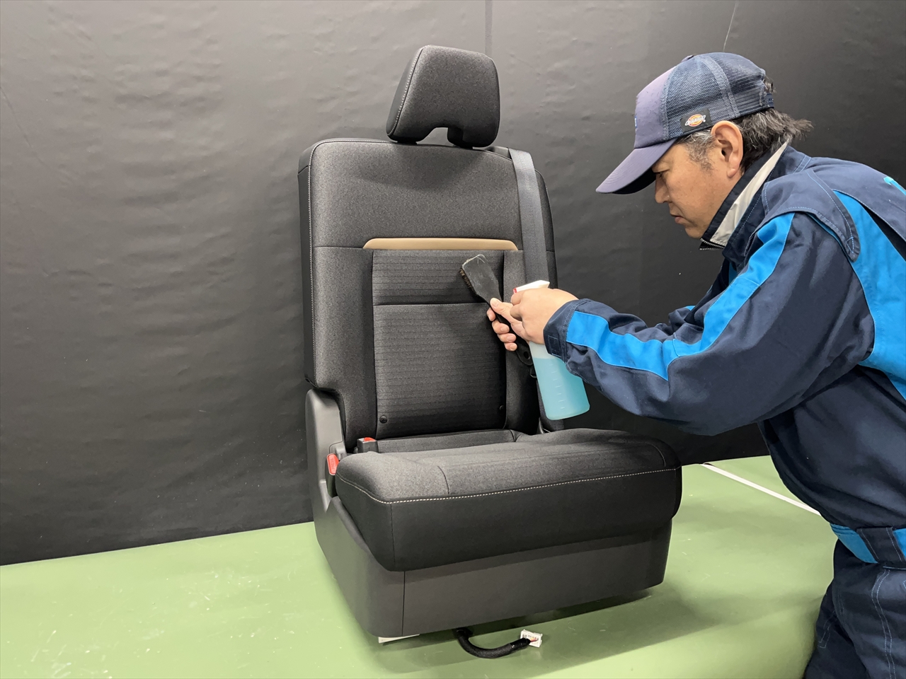 車内クリーニング (お漏らし シート1脚)
