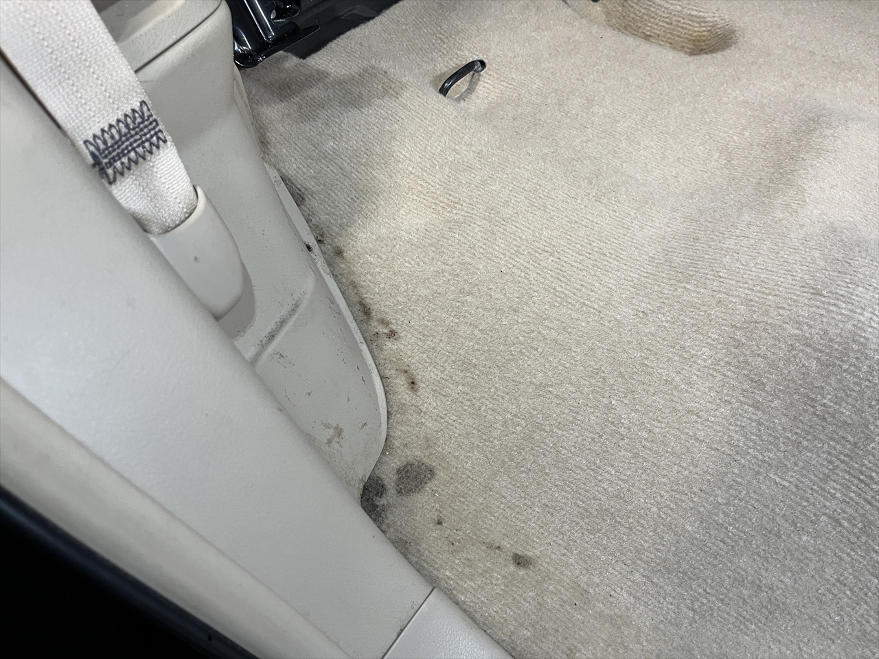 車内クリーニング(タバコ臭・その他)