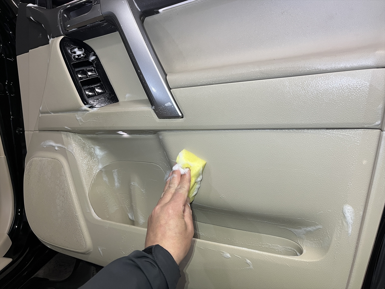 車内クリーニング(タバコ臭・その他)