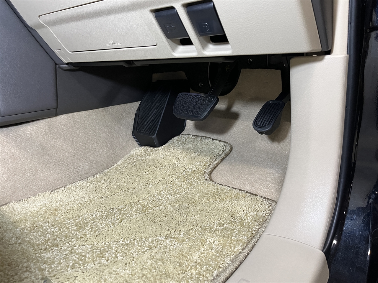 車内クリーニング(タバコ臭・その他)
