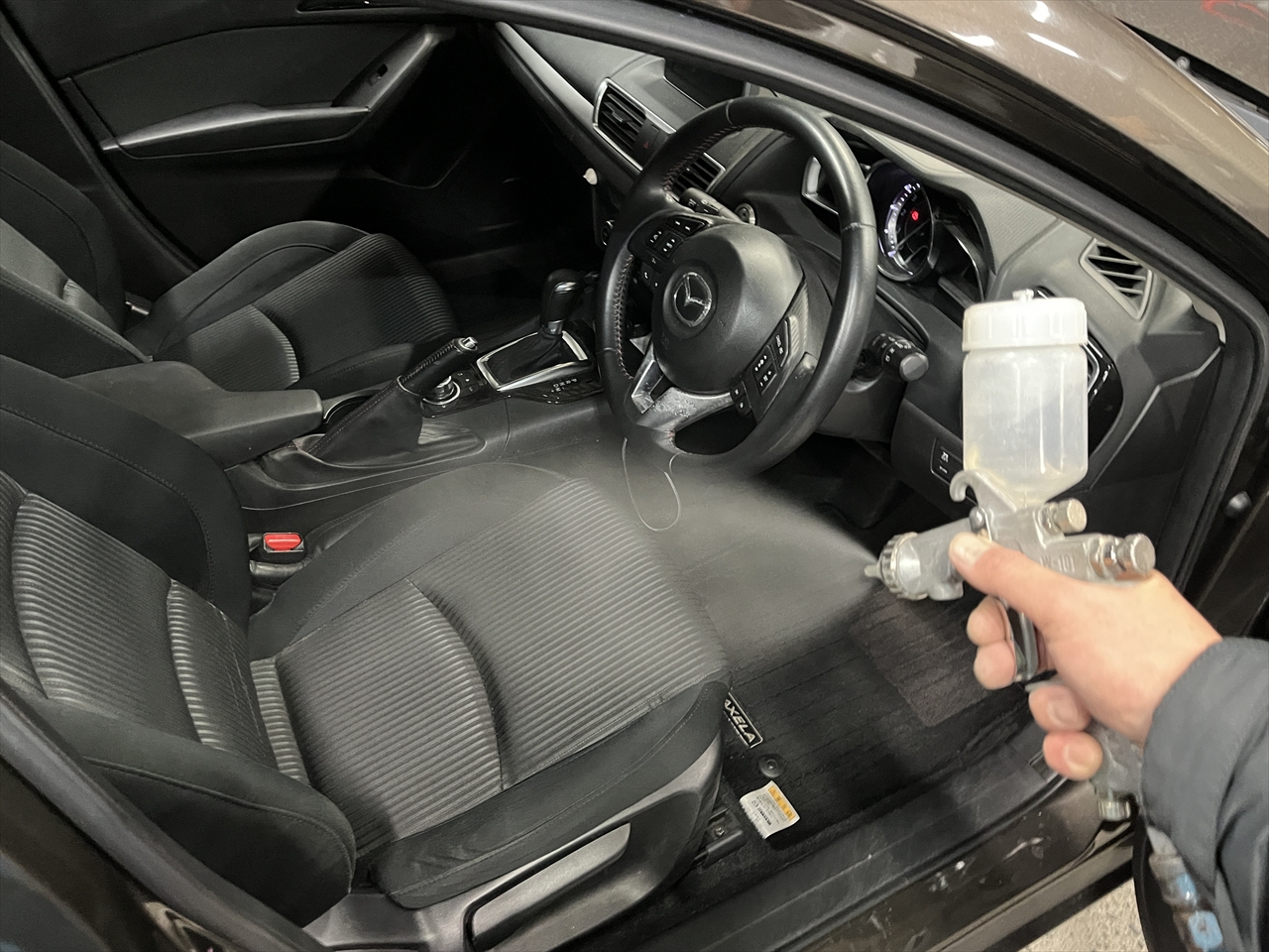 車内クリーニング (お漏らし 後部シート)