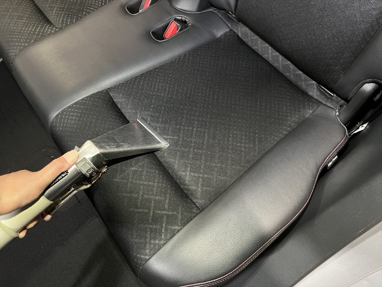 車内クリーニング (タバコ臭)