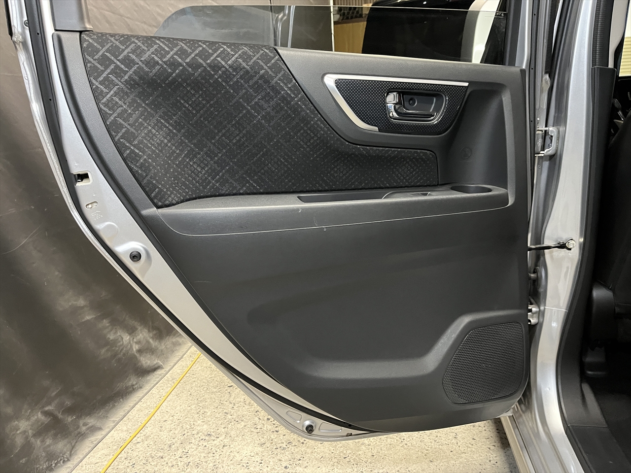 車内クリーニング (タバコ臭)