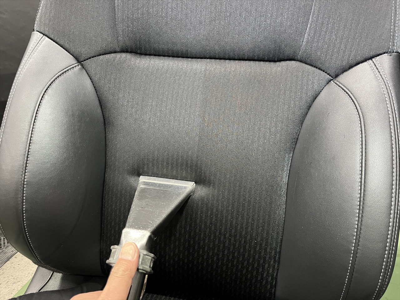 車内クリーニング (タバコ臭)