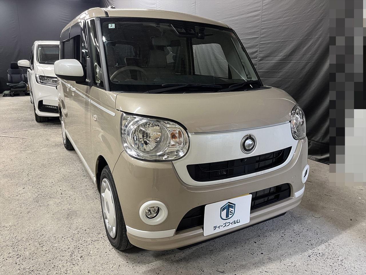 車内クリーニング (飲み物こぼし 助手席シート周り)