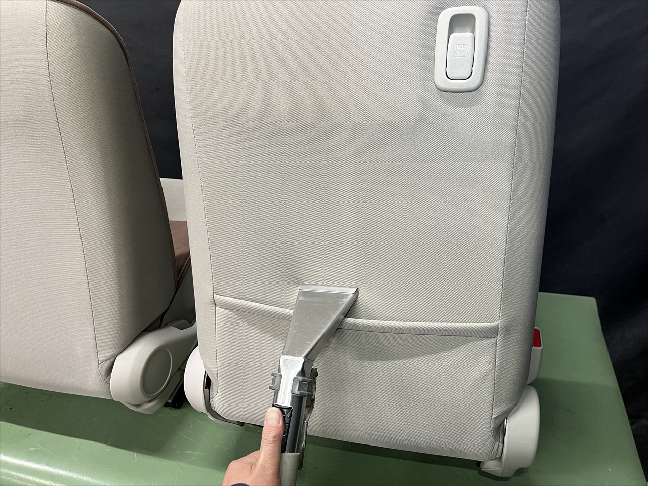 車内クリーニング(灯油こぼし)