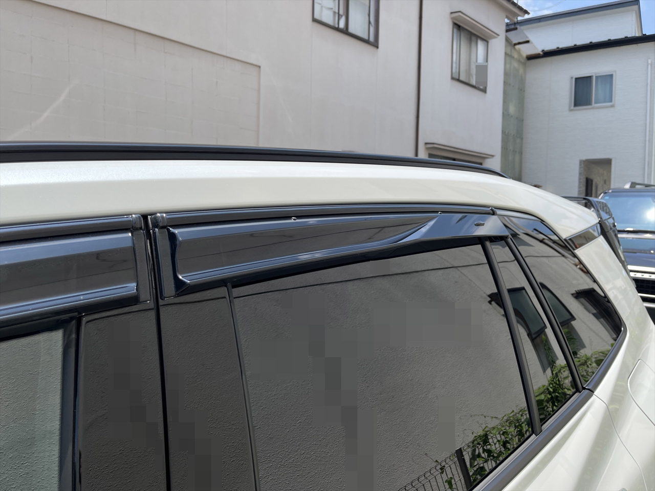 用品取付(ドアバイザー)