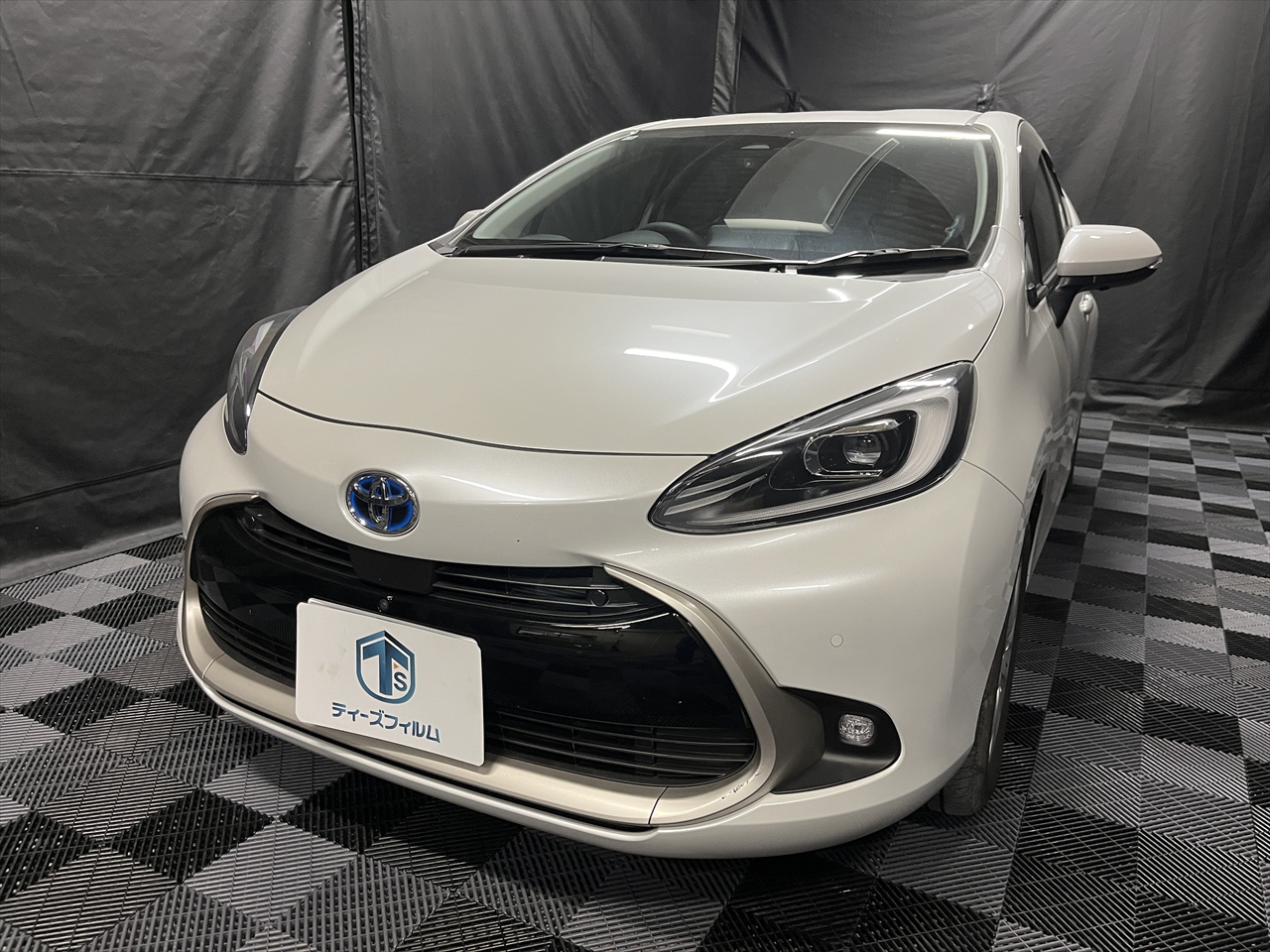 車内クリーニング (タバコ臭)