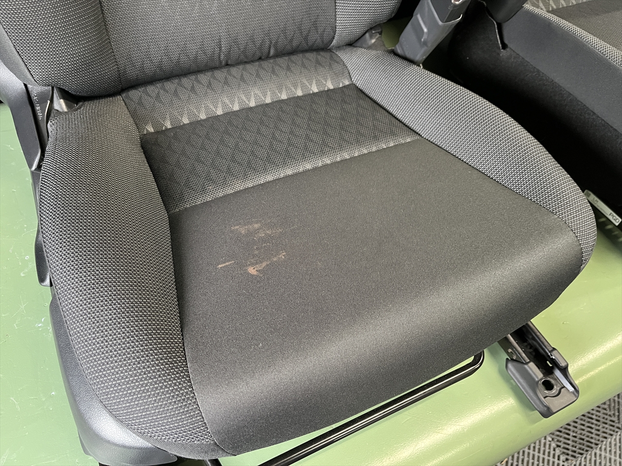 車内クリーニング (タバコ臭)