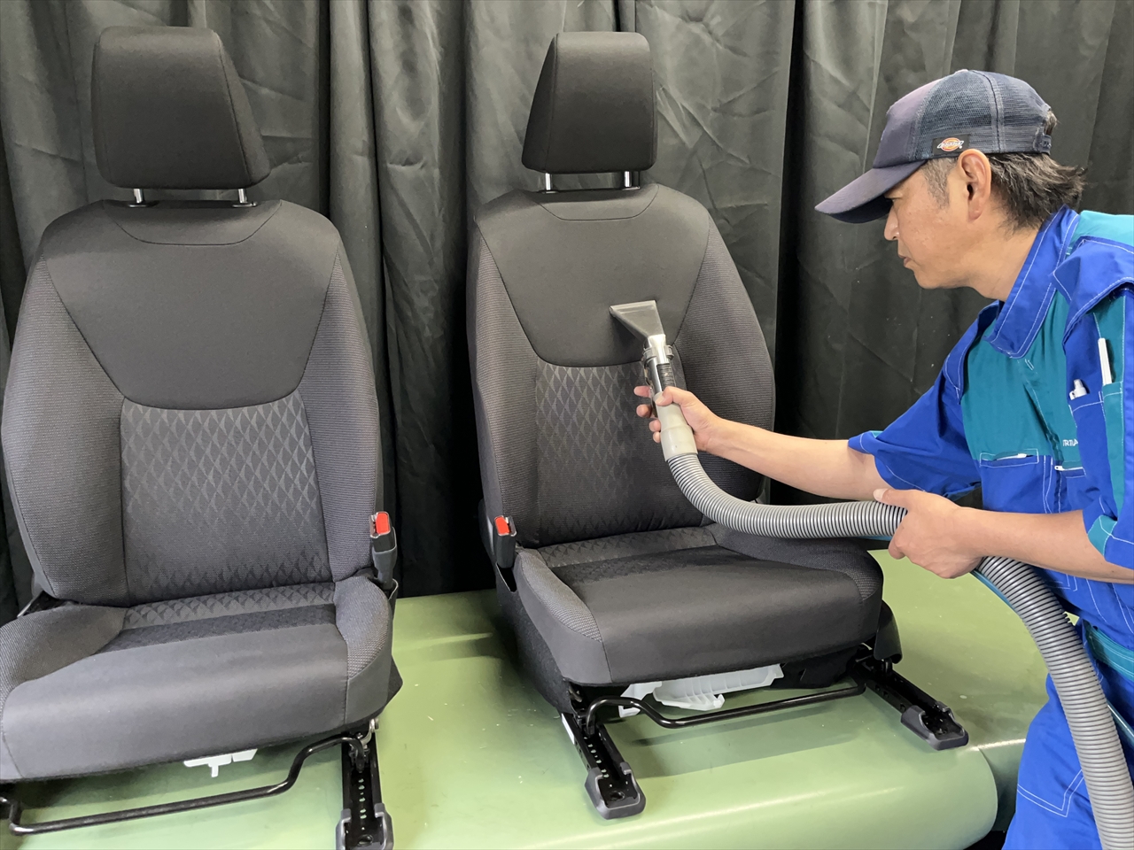 車内クリーニング (タバコ臭)