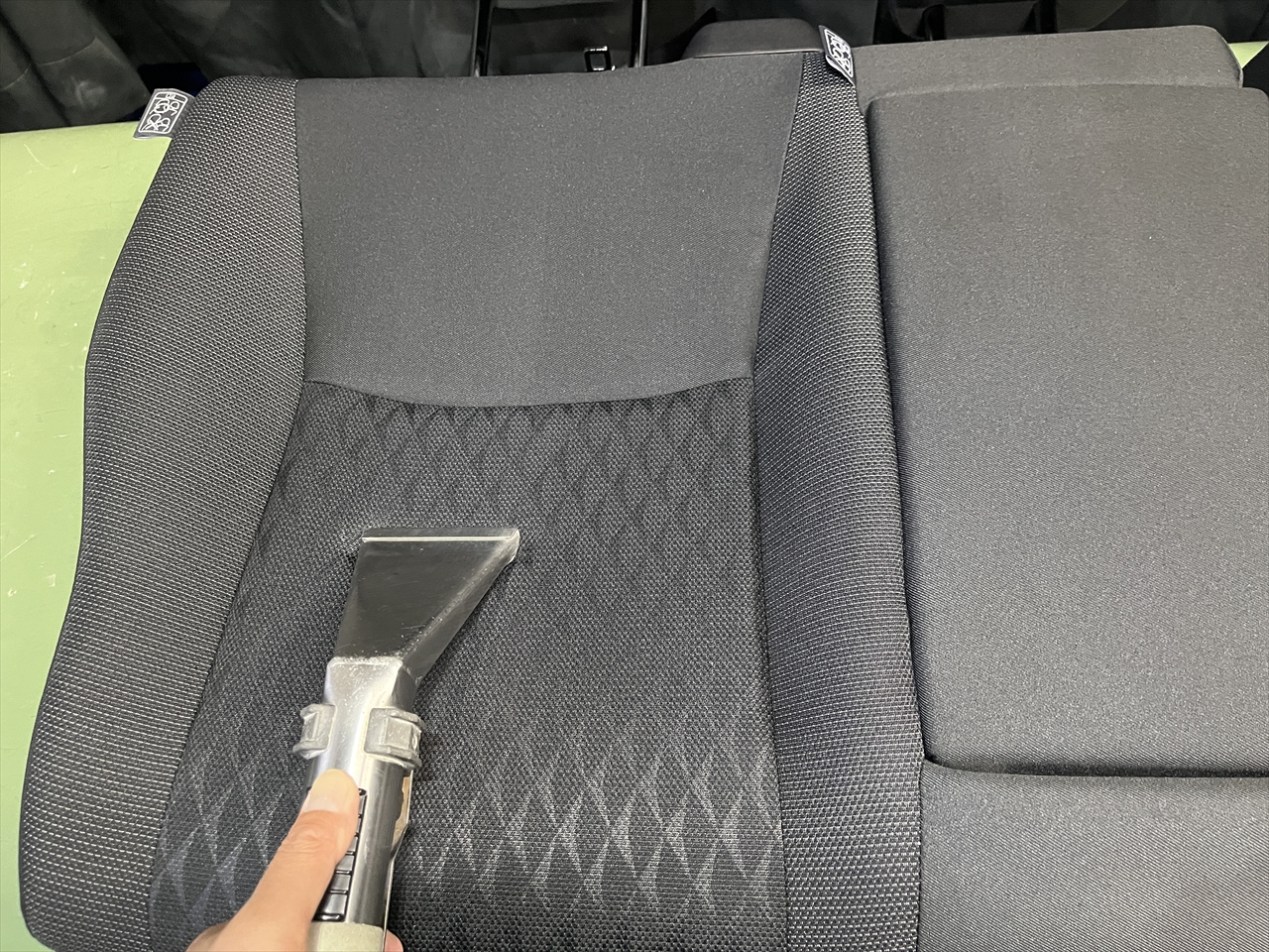 車内クリーニング (タバコ臭)