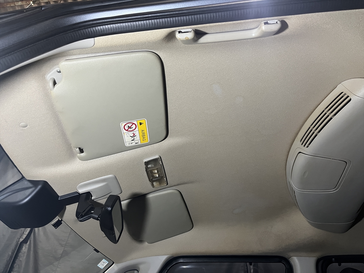 車内クリーニング (タバコ臭)