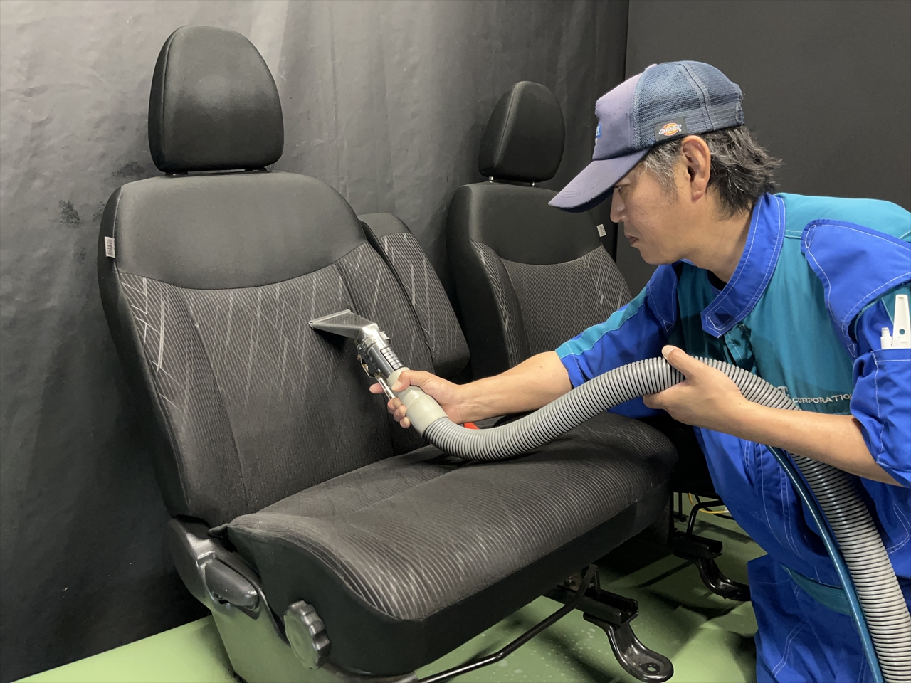 車内クリーニング (タバコ臭)