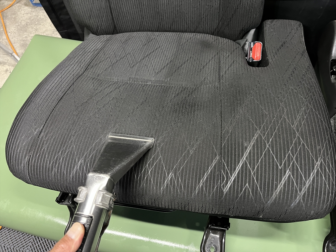 車内クリーニング (タバコ臭)