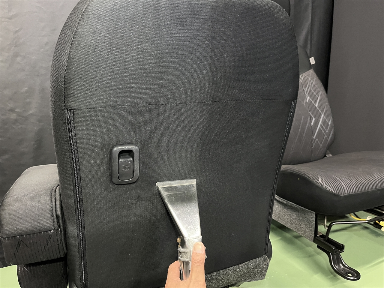 車内クリーニング (タバコ臭)