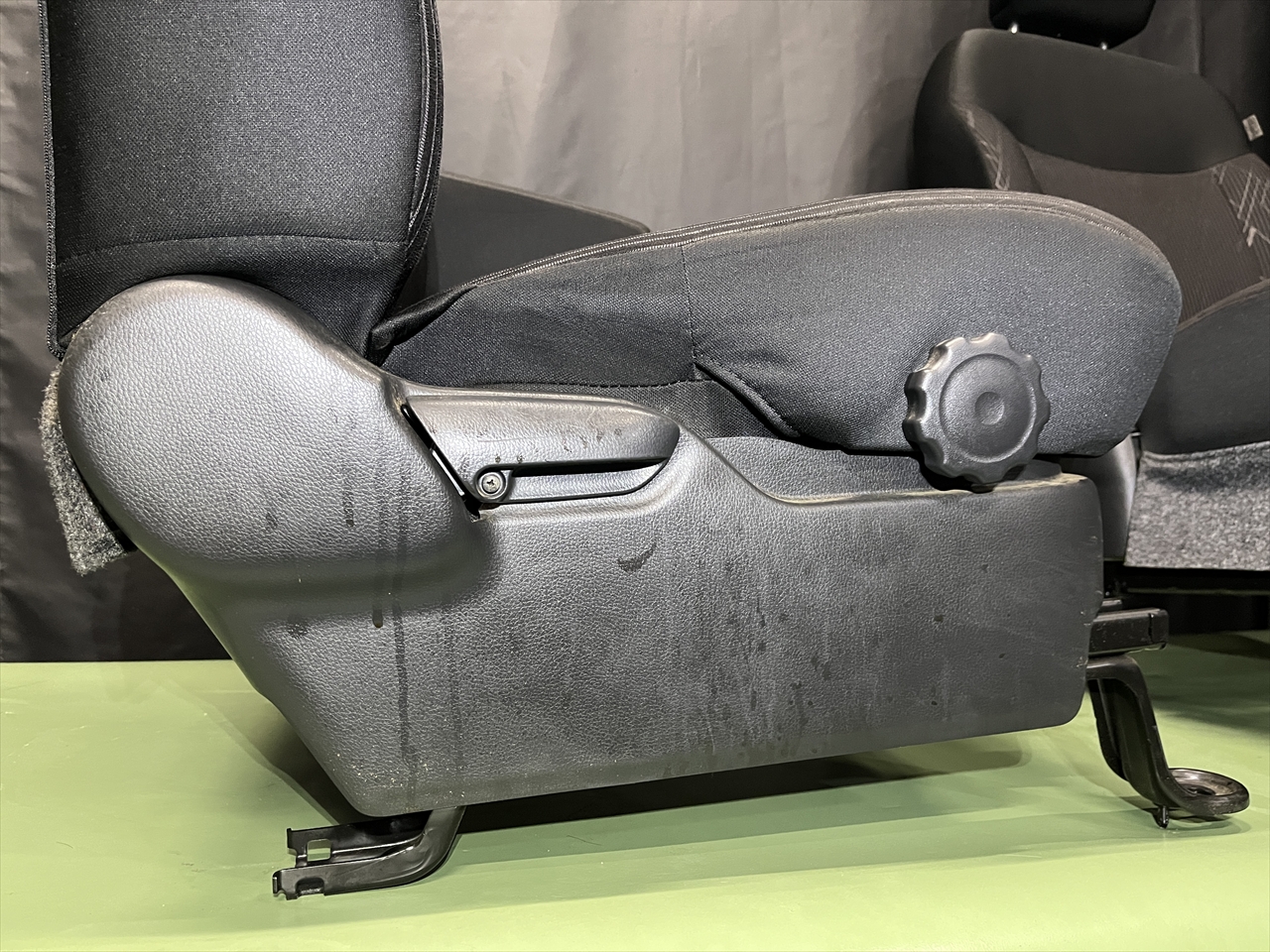 車内クリーニング (タバコ臭)