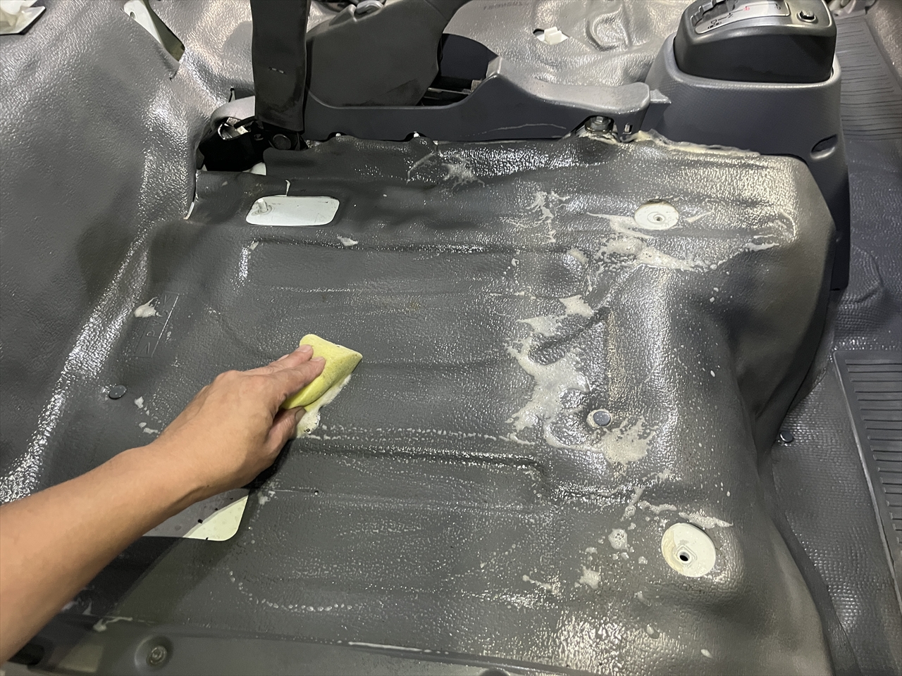 車内クリーニング (タバコ臭)
