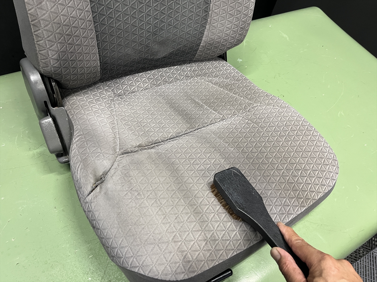 車内クリーニング (タバコ臭)