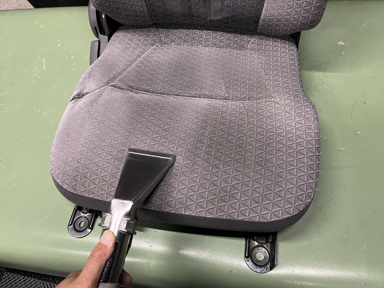 車内クリーニング (タバコ臭)