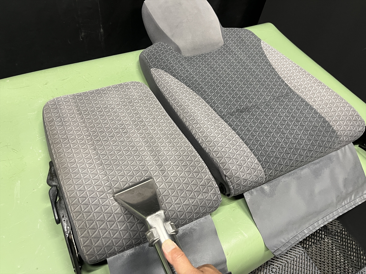車内クリーニング (タバコ臭)