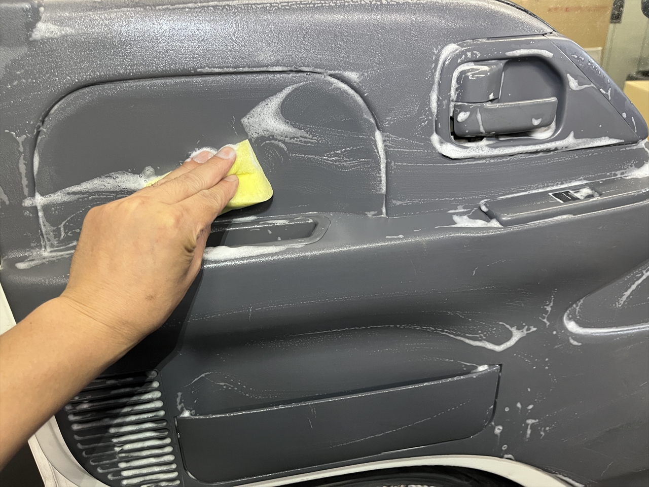 車内クリーニング (タバコ臭)