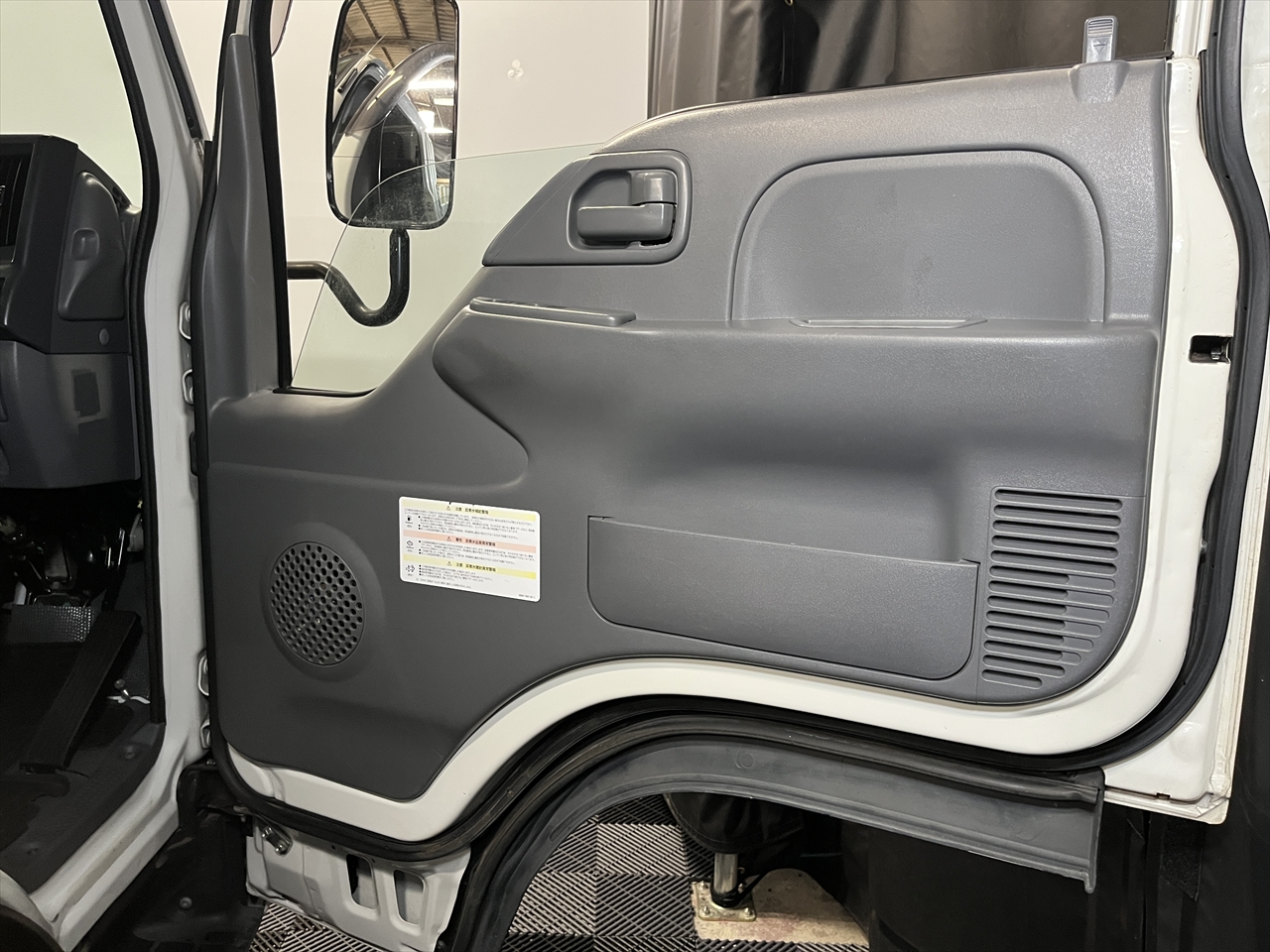 車内クリーニング (タバコ臭)