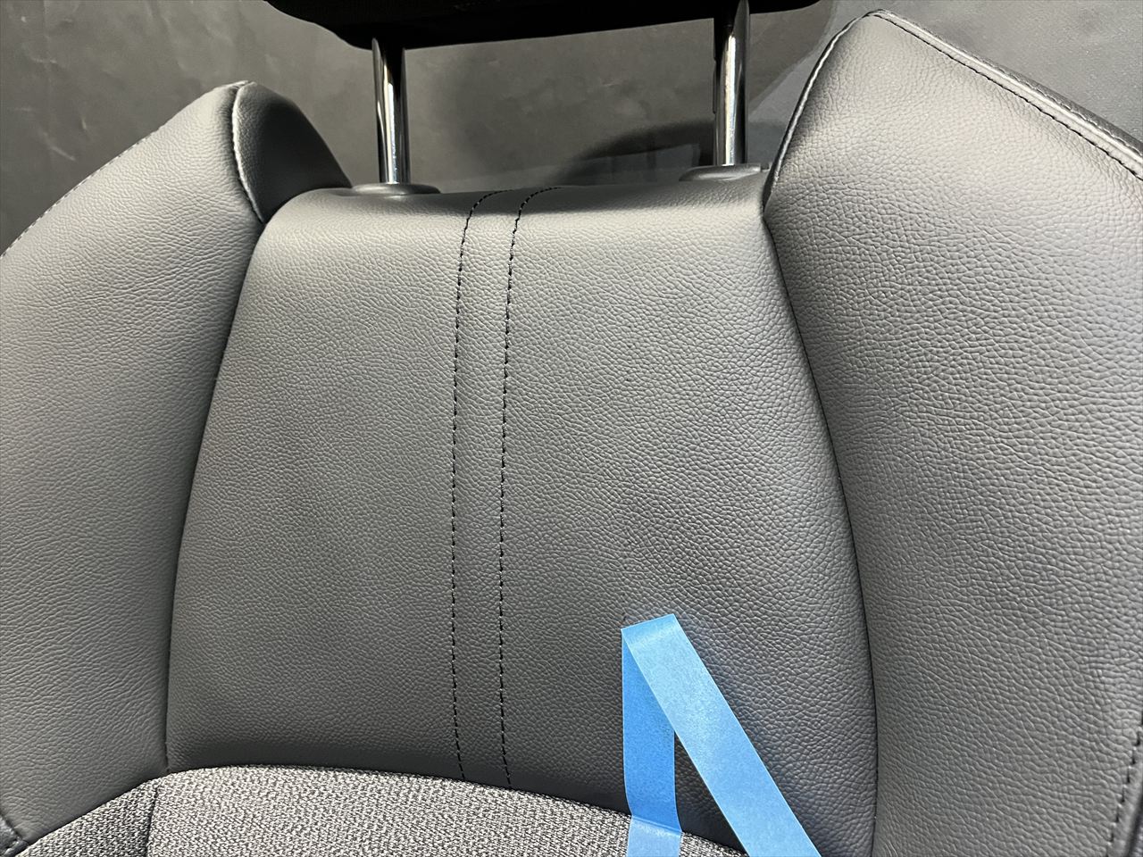 車内クリーニング (嘔吐 助手席シート周辺)